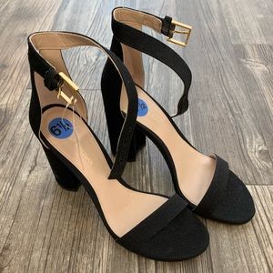 NWT Stuart Weitzman Nearly Nude Sandals